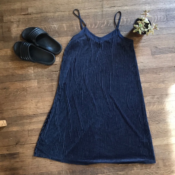 Slip Dress - House Dress - Picture 3 of 5